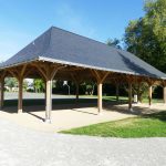 Construction d'une halle couverte ouverte
